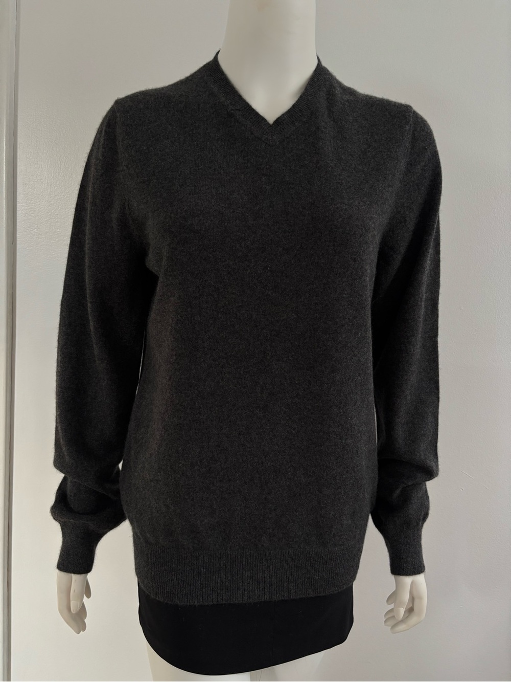Apt. 9 Charcoal 100% Cashmere Crewneck Sweater